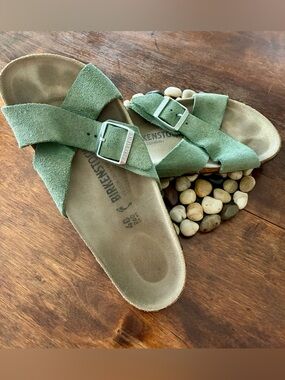 Birkenstock Size 40 (9-9.5) Shimmery Green Suede Crisscross Sandals - EUC!